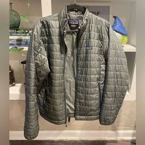Men’s medium nano puff Patagonia jacket